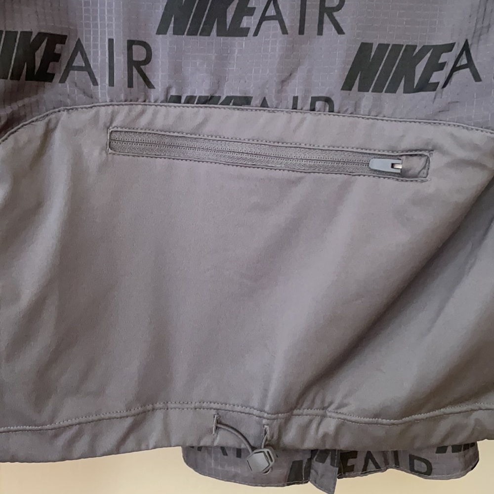 Nike shell jacket - Picture 6 of 6
